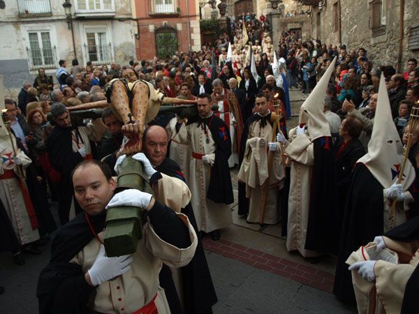 El Cristo de Burgos se reúne con sus fieles