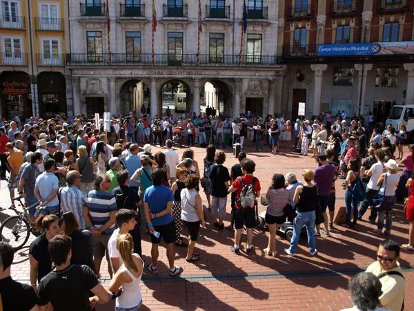 La asamblea ciudadana inicia sus protestas contra la Plaza de Toros