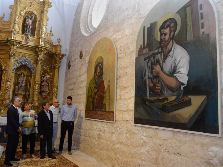 Los frescos de Luis Sáez ya descansan en la parroquia de Mazuelo de Muñó