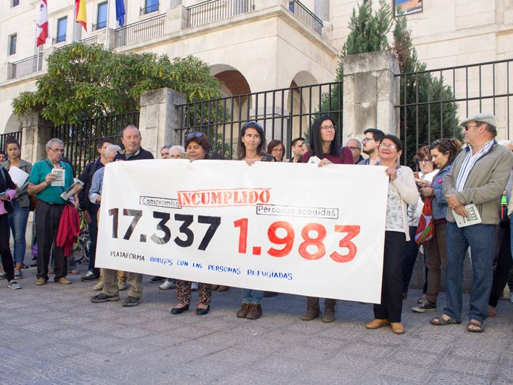 Burgos con las personas refugiadas denuncia el incumplimiento de acogida