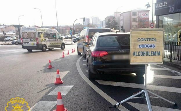 Control de alcoholemia realizado en la capital (foto de archivo)/Ismael del Álamo