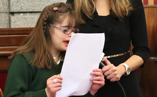 Aitana ha leído su cuento/CLR