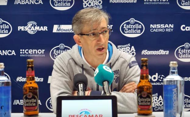 Moncho fernández, entrenador del Monbus Obradoiro, en la previa del partido/Obradoiro CAB