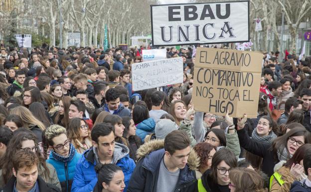 Los estudiantes se han movilizado en contra de la nueva prueba de acceso a la universidad/Gabriel Villamil/El Norte de Castilla