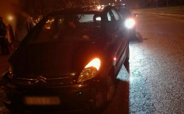 El vehículo colisionó contra una valla en la BU-11/@PoliciadeBurgos