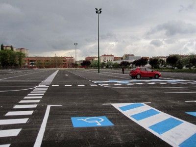 Cambiar el estacionamiento en línea por batería permitiría crear 250 plazas extra en Gamonal