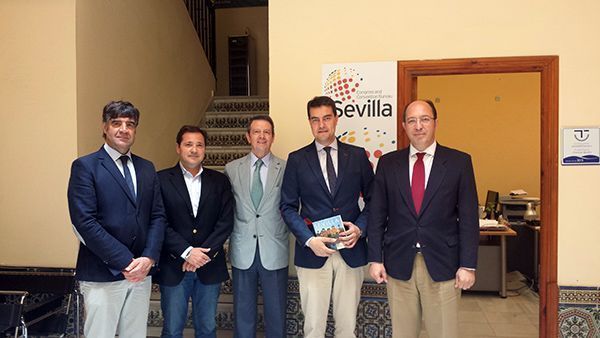 Sevilla pasará sus contactos al Fórum Evolución