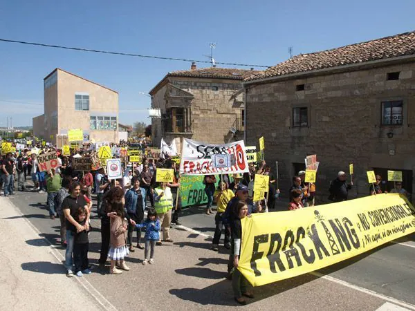Más de un millar de personas dicen no al fracking