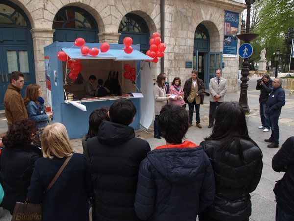 Hemobur sale a la calle para concienciar a la ciudad