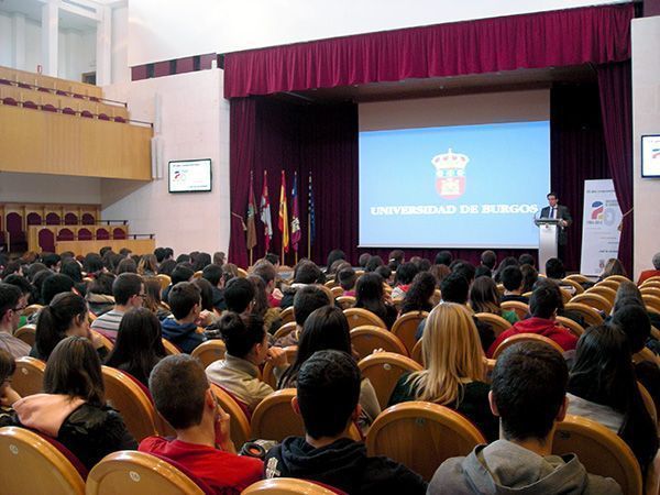 Futuros universitarios se acercan a la UBU