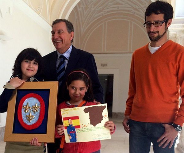 Natalia Huertas e Inés García, finalistas del premio ‘¿Qué es un rey para ti?’ en Castilla y León