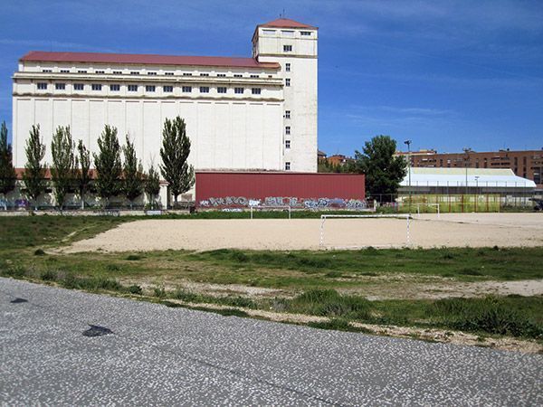 PP y PSOE discrepan sobre viviendas y aparcamientos en el Silo