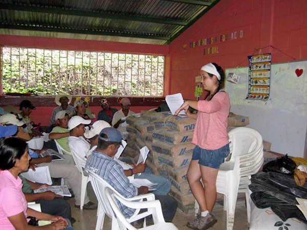 Bolivia y Nicarugua esperan a quince voluntarios de AMYCOS