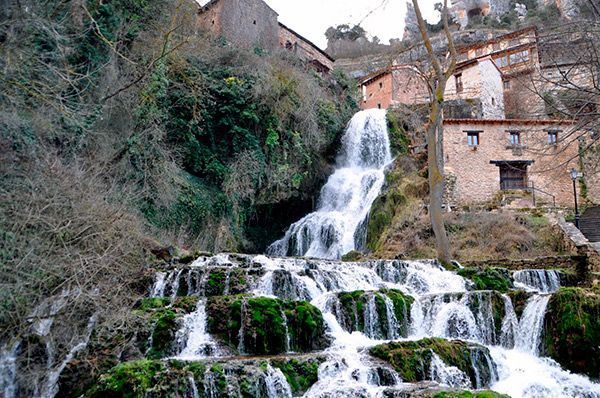 La cascada de Orbaneja del Castillo, candidata al 'Mejor Rincón 2014' de la  Guía Repsol | Las noticias de Burgos según suceden | BurgosConecta.es