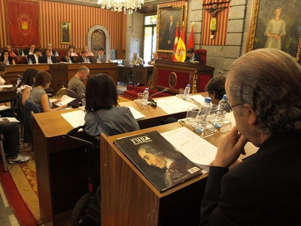 Lacalle pide a las familias en apuros que acudan al Ayuntamiento