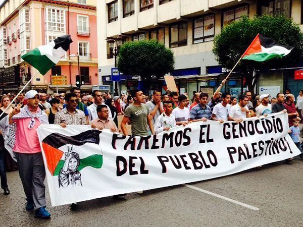 300 manifestantes piden el fin del “genocidio del pueblo palestino”