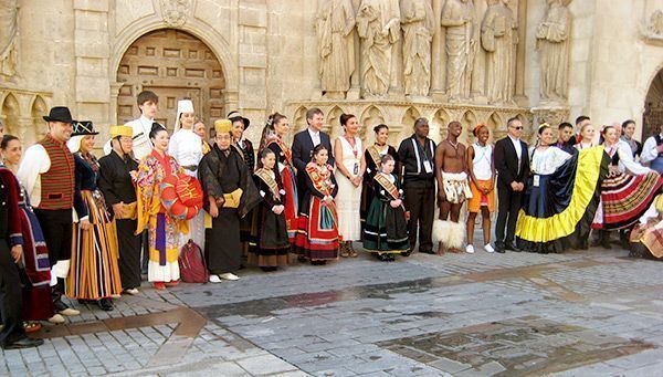 El color del ritmo en la recepción del Festival de Folclore