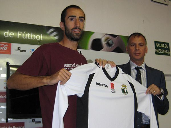 Beñat Alemán estrena ilusión por el fútbol en el Burgos