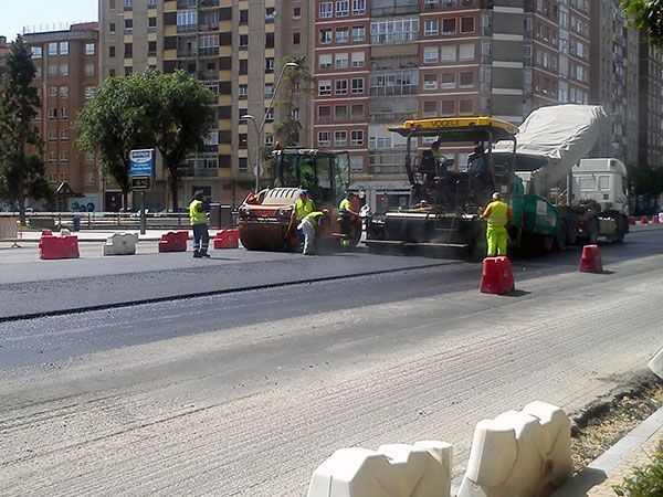 Un solo carril en la Avenida Cantabria hasta el próximo miércoles