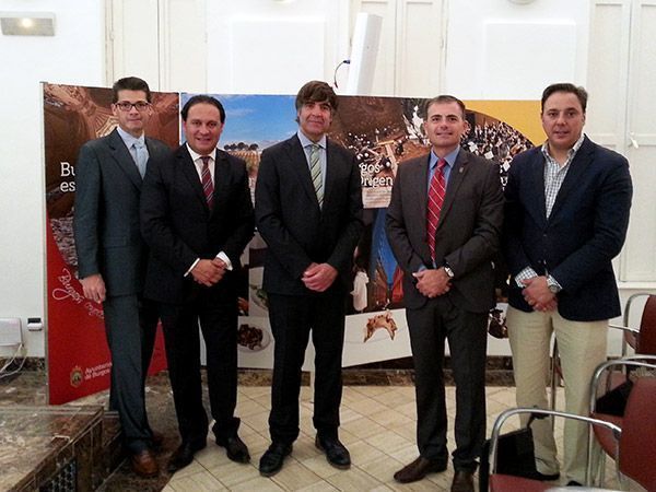 Burgos se presenta al turismo, la gastronomía y la cultura malagueñas