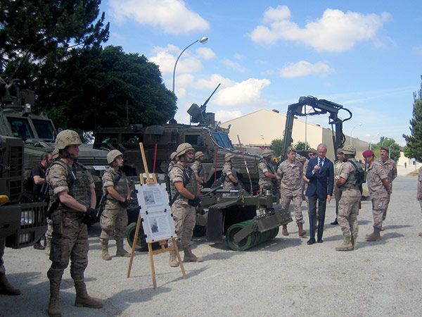 Morenés vincula la Defensa a una sociedad libre y justa