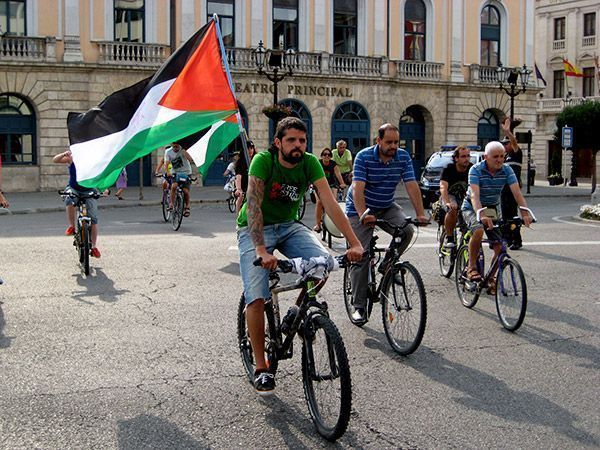 Una bicletada pro Palestina recuerda el drama de Gaza