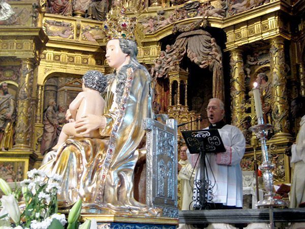 Burgos rinde pleitesía a su patrona, Santa María La Mayor