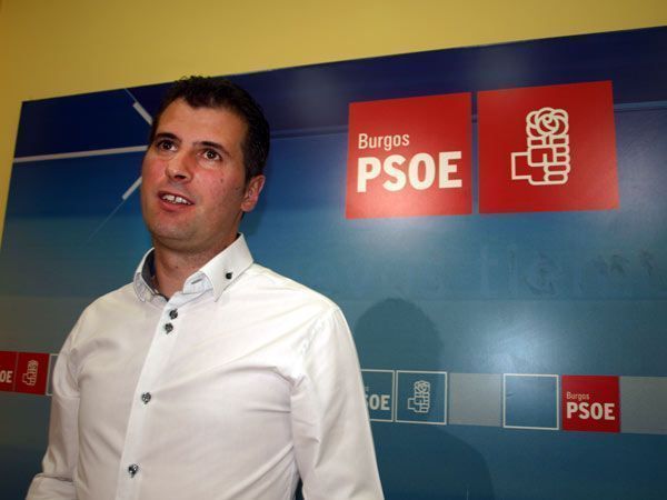 Tudanca presenta su candidatura para dirigir el PSOE-Cyl