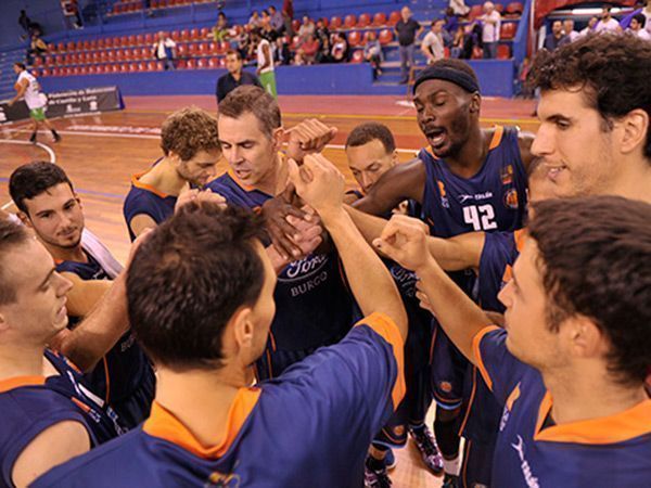 65-63. Autocid rompe la semifinal en la última posesión