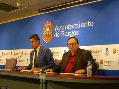 Lorente e Ibáñez en la presentación de la encuesta. PCR