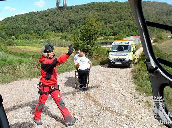 Rescatan a una mujer herida mientras hacía senderismo en Laño