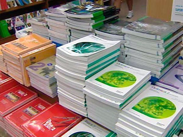 Gil pedirá en el Senado la gratuidad de los libros de texto