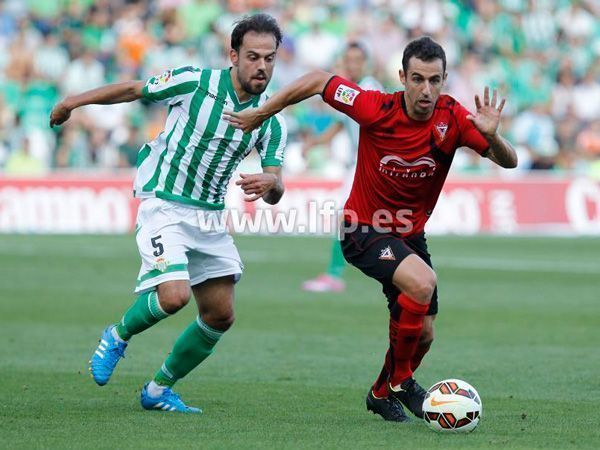 2-0. Rubén Castro condena a un Mirandés que mereció más