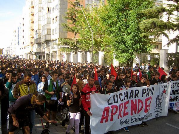 Una manifestación para alertar de la normalización de los recortes en Educación