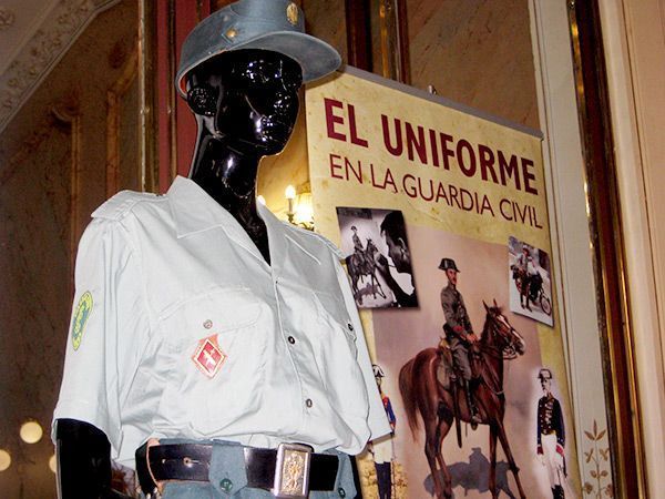 La Guardia Civil se luce en una exposición histórica