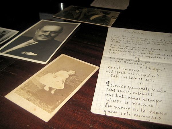 La “micha” de Manuel Machado salvó nueve documentos sentimentales