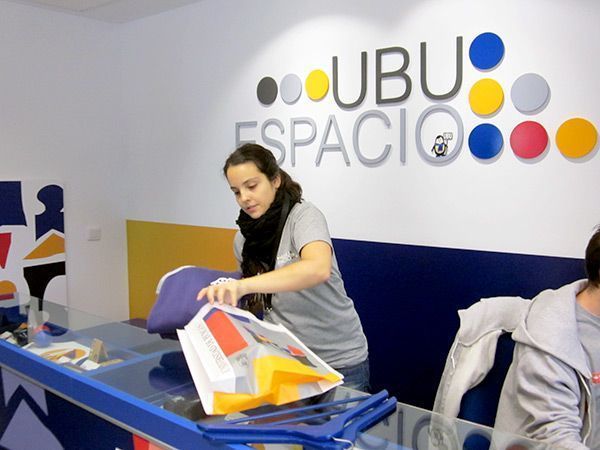 La UBU exporta su marca con una tienda propia