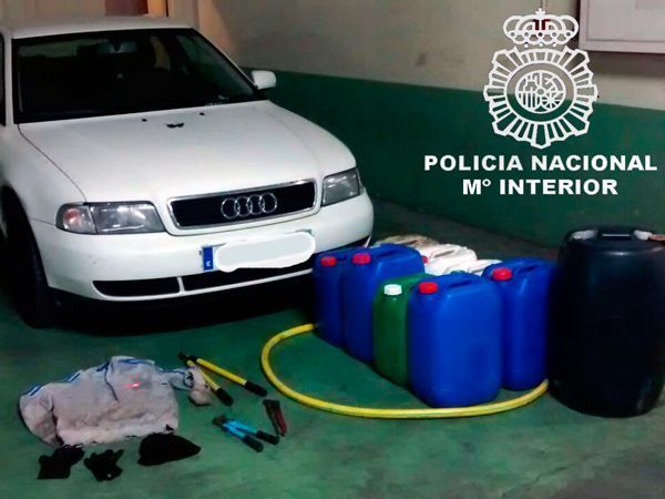 Tres detenidos, uno de ellos menor, por robar gasoil de un camión