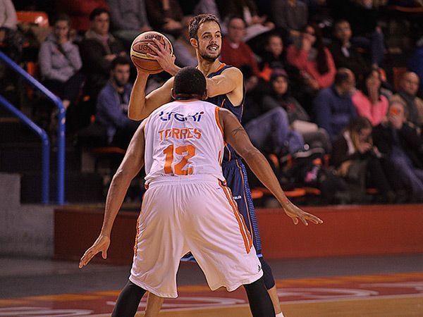 84-60. Asier debuta con una victoria clara sobre Bucaneros