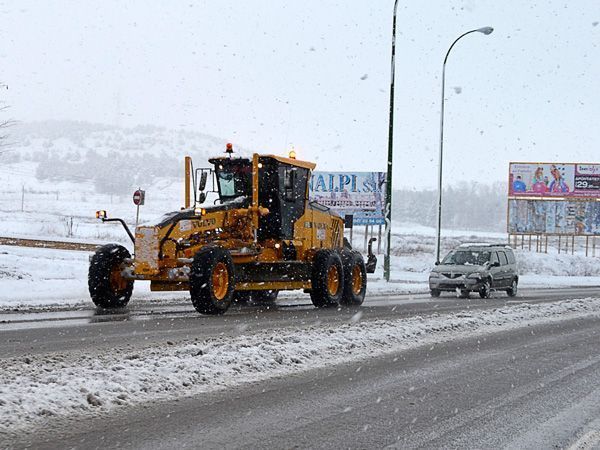 La ciudad sufre las consecuencias de la primera gran nevada