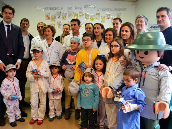 Los playmobil llenan de sonrisas el HUBU