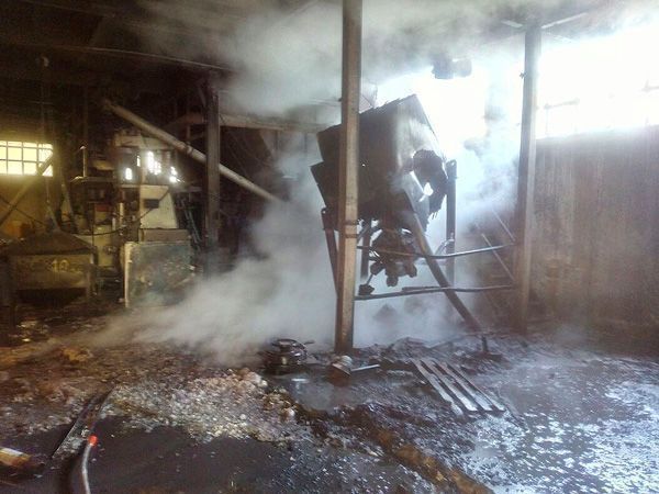 Arde una nave industrial de Prosider en el polígono de Gamonal