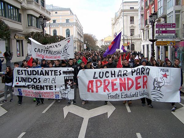 Los estudiantes salen a la calle contra el ‘decreto 3+2’