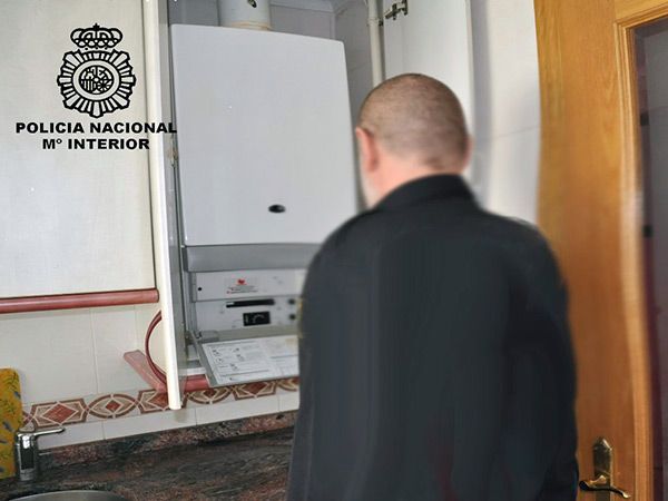 La Policía registra numerosas denuncias de revisiones de calderas falsas