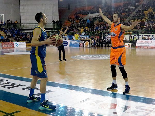 61-67. Autocid toca el cielo en Ourense