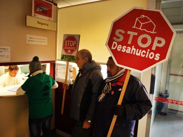 Santos pide a Policía Local que retire las denuncias contra la PAH