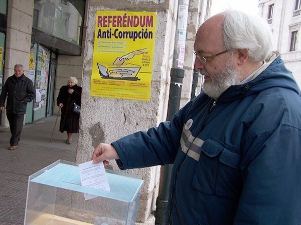 3.280 personas participan en el referéndum Anti-Corrupción