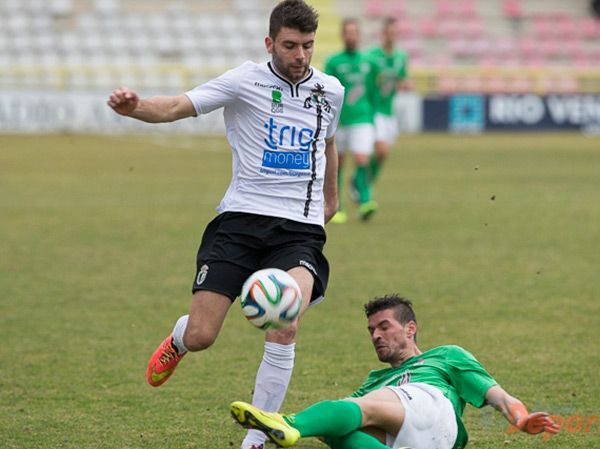 1-2. El Burgos, impotente de cara a puerta