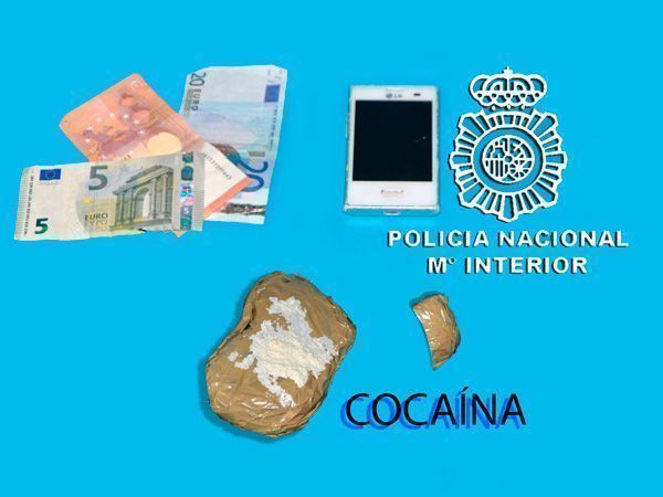 Detenido un varón por transportar 121 gramos de cocaína