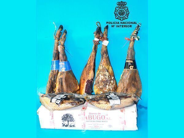 Detenidos dos varones por robar 23 jamones en una nave industrial